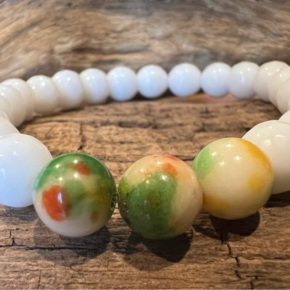 New White Jade & White Faceted Agate Bracelet Natural Stone Beaded Stretchy 8mm - Picture 3 of 5